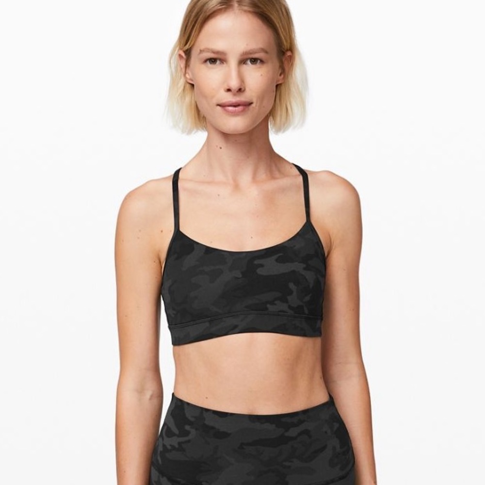 Lululemon flow Y bra Nulu, in camo size 6